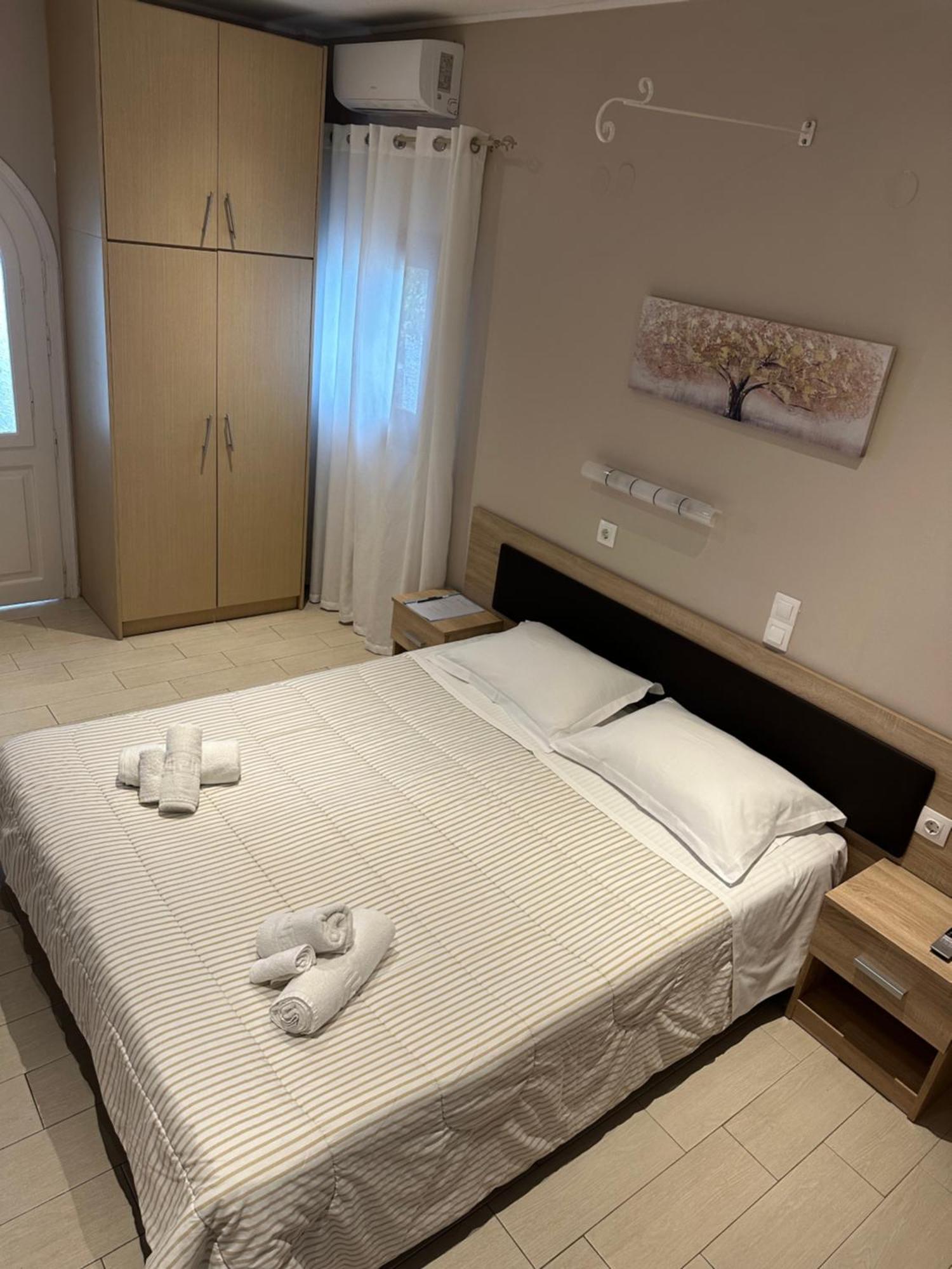Eleana Apartments And Studios Agios Georgios Pagon Extérieur photo